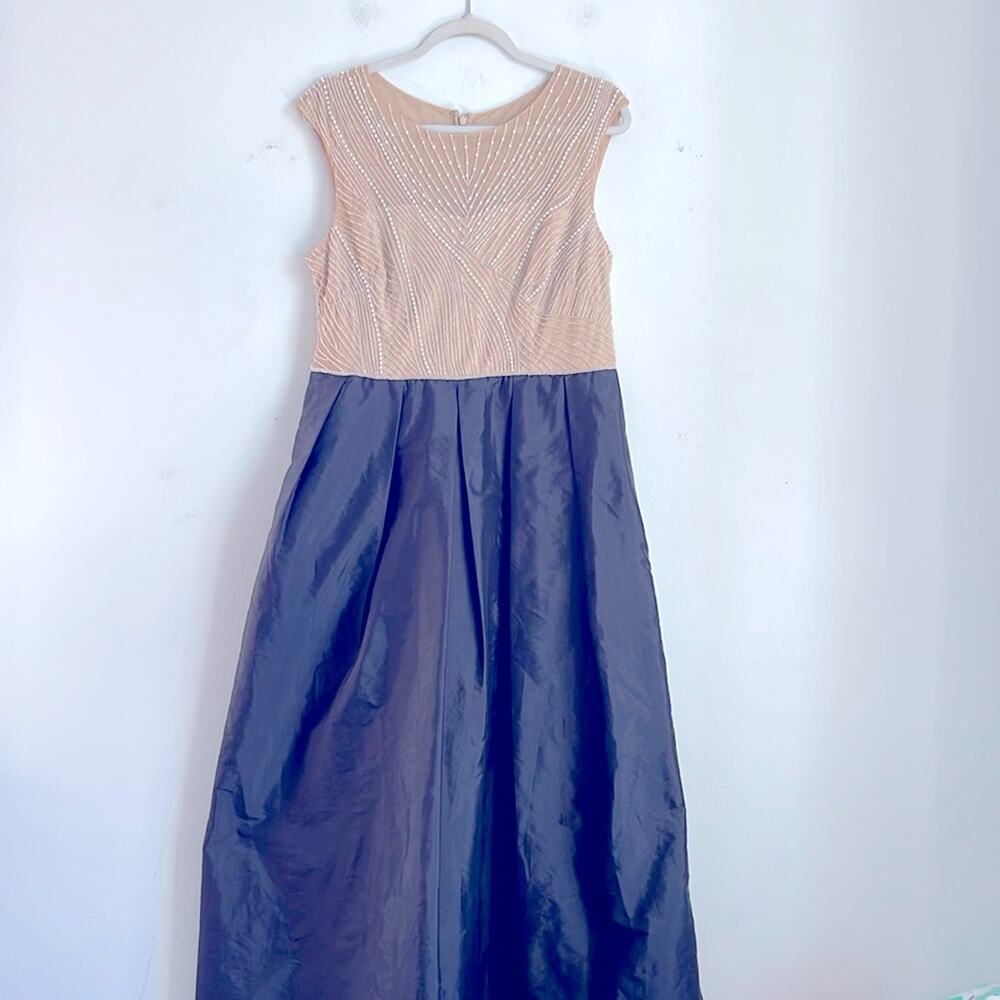 Adrianna Papell pearl beaded sleeveless fit & flare formal prom gown sz 14